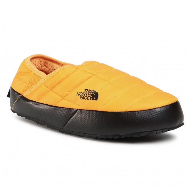 Pantofole THE NORTH FACE - Thermoball Traction Mule V NF0A3UZNZU31 Summit Gold/Tnf Black