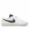 Scarpe NIKE - W Blazer Low Se DA4934 100 White/White/Black/Light Bone